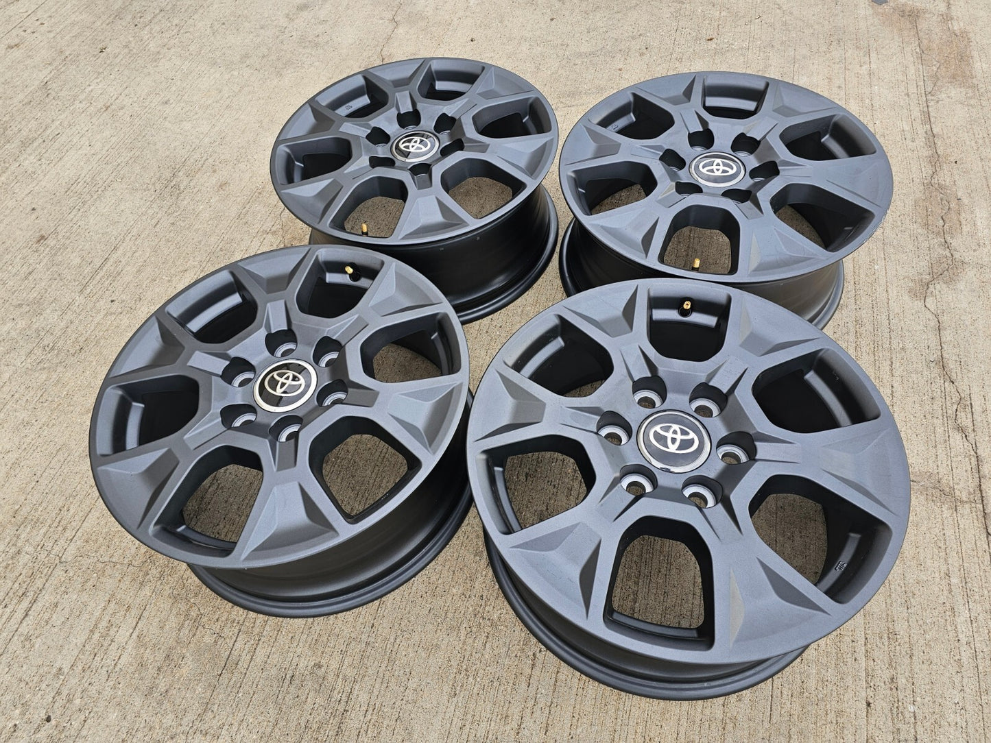 18" Toyota Land Cruiser Tundra Sequoia OEM wheels rims SET GX550 2025 2026 NEW