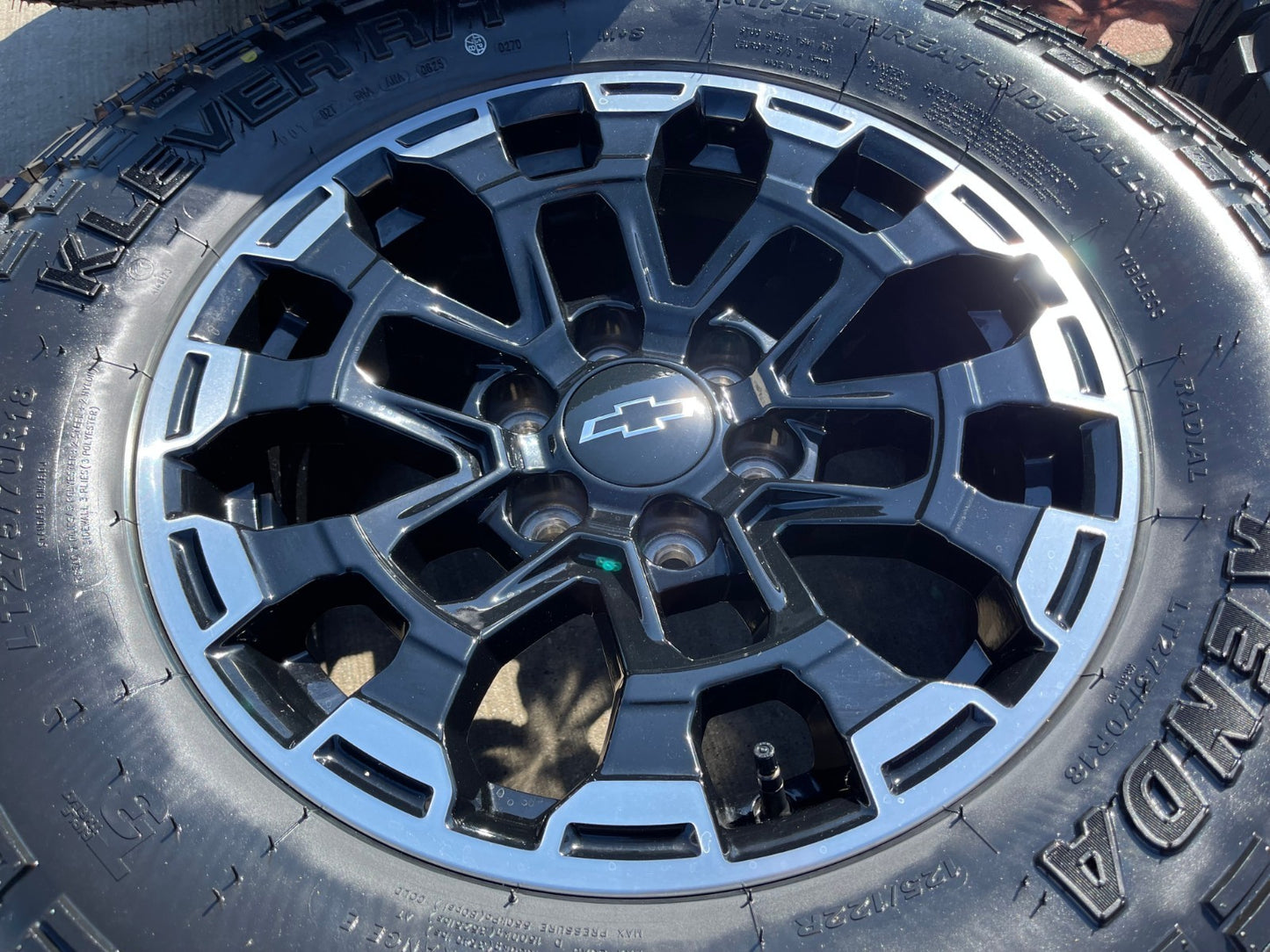 18" Chevy Silverado ZR2 Tahoe TRAIL BOSS Sierra OEM wheels rims tires 2026 NEW