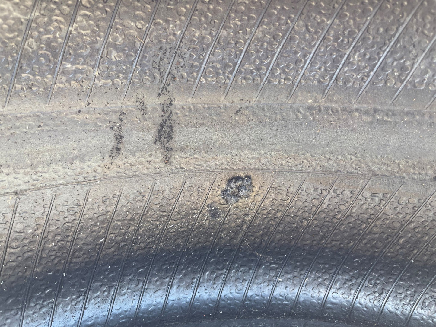 (1) 235/40/19 Bridgestone Turanza EL440 tire 235/40R19 92V M+S