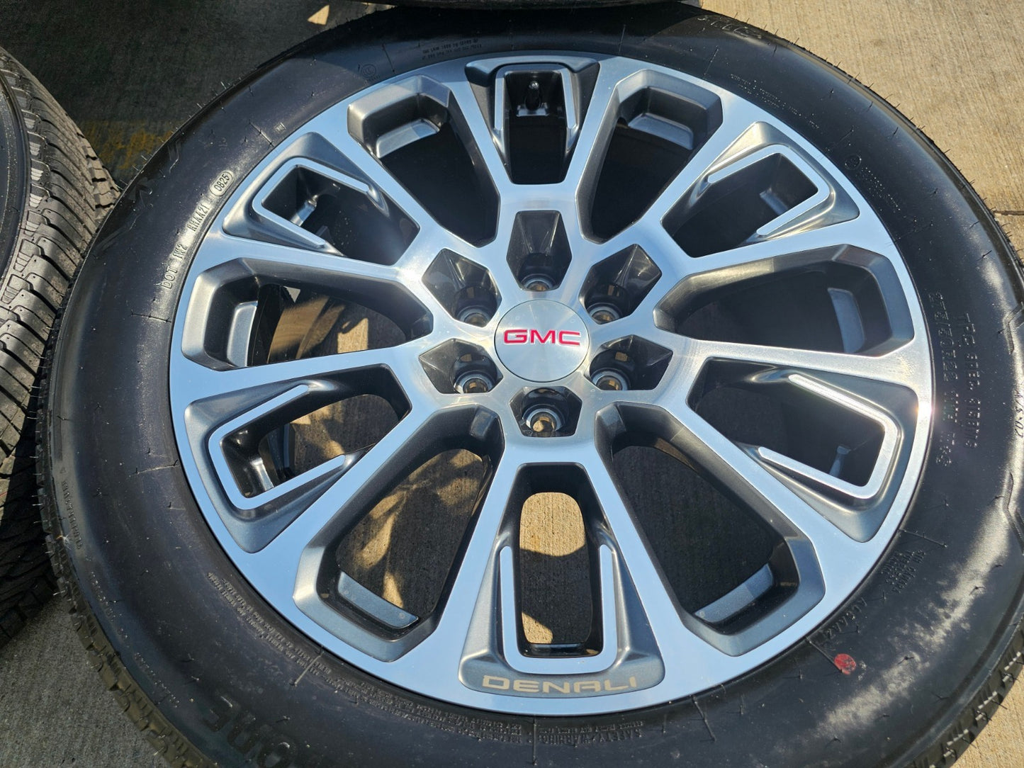 22" GMC Yukon Sierra DENALI OEM wheels rims Tahoe 2024 2025 2026 NEW