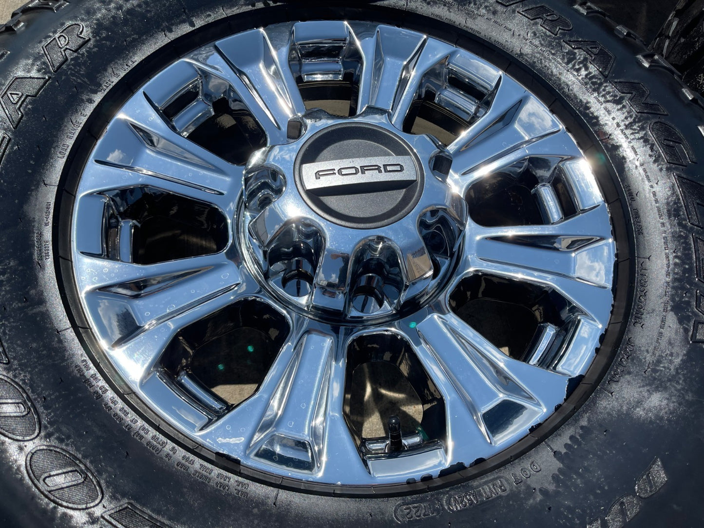 18" Ford F-250 F-350 TREMOR OEM CHROME rims wheels 10097 tires GOODYEAR 35"