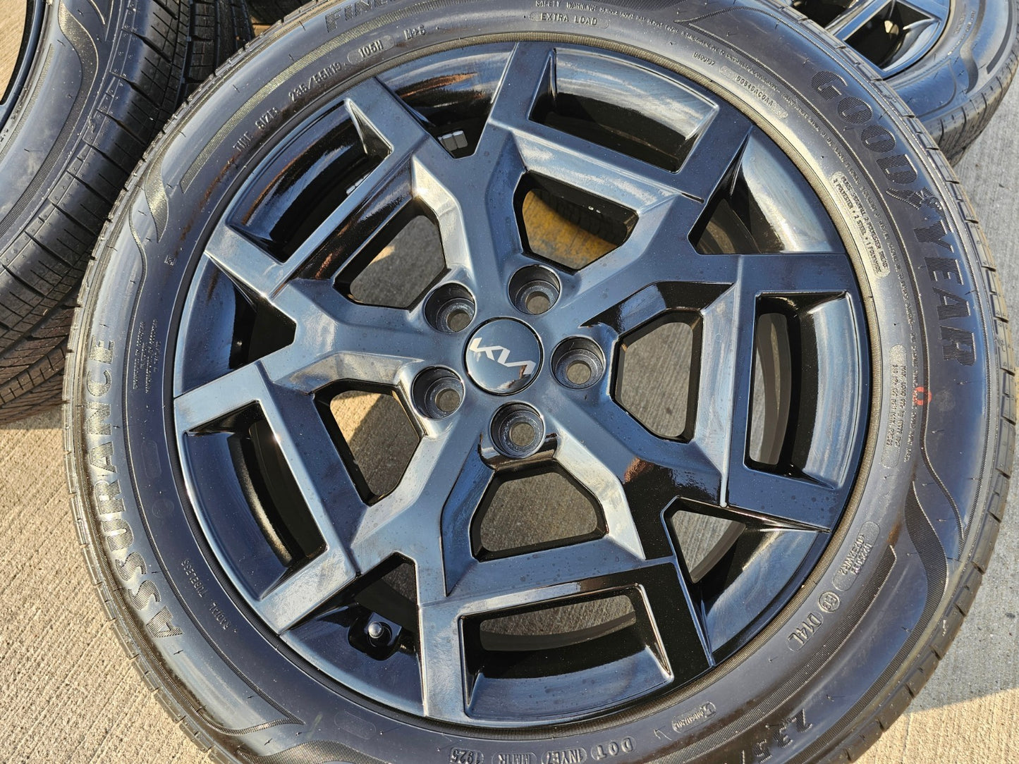 19" Kia Carnival Sorento OEM 94045 wheels rims Stinger K4 K5 2025 2026 2027 NEW