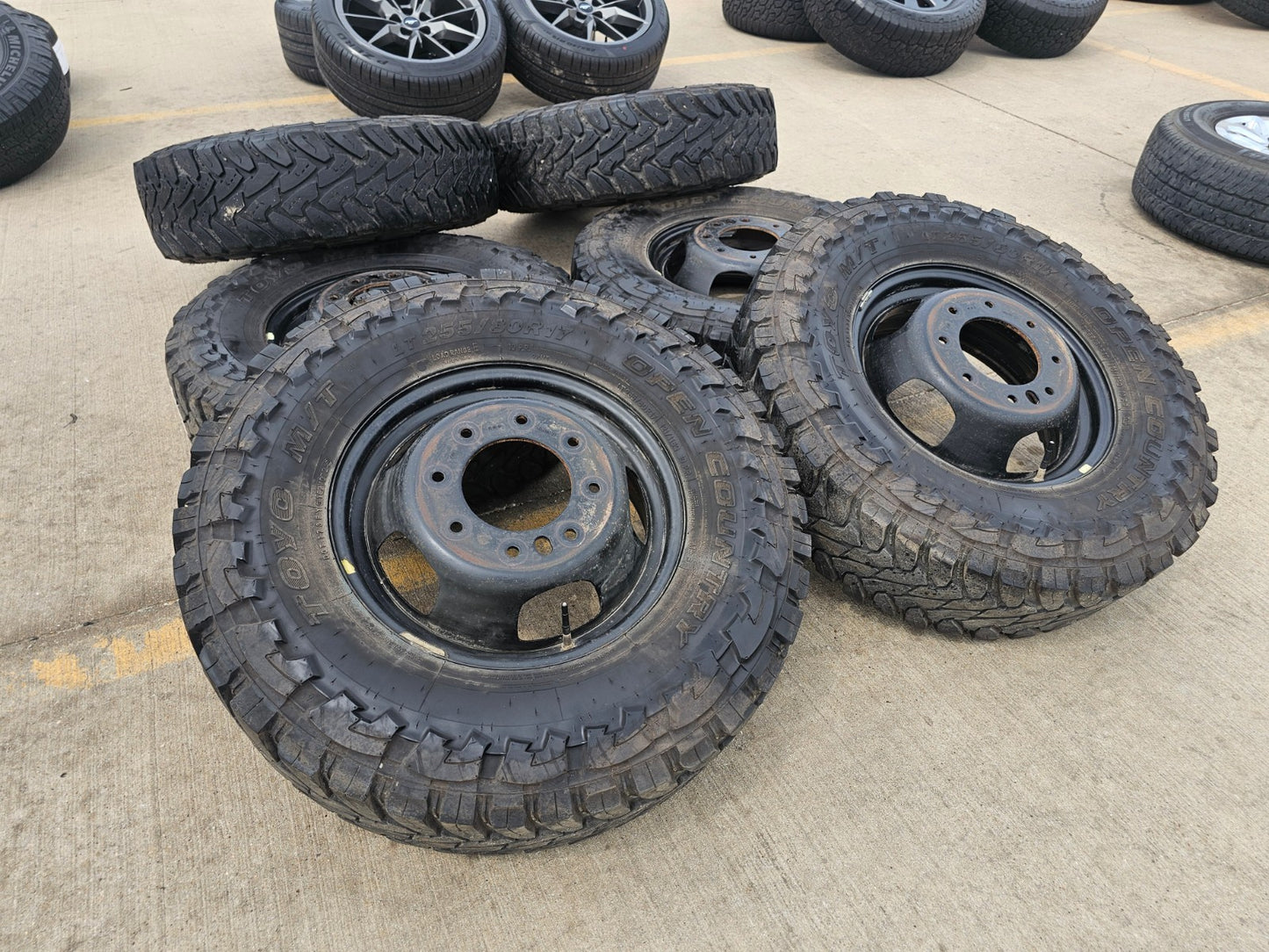 17" Dodge Ram 3500 Dually Laramie 8x200 wheels rims 2703 2704 OEM TOYO M/T 33"