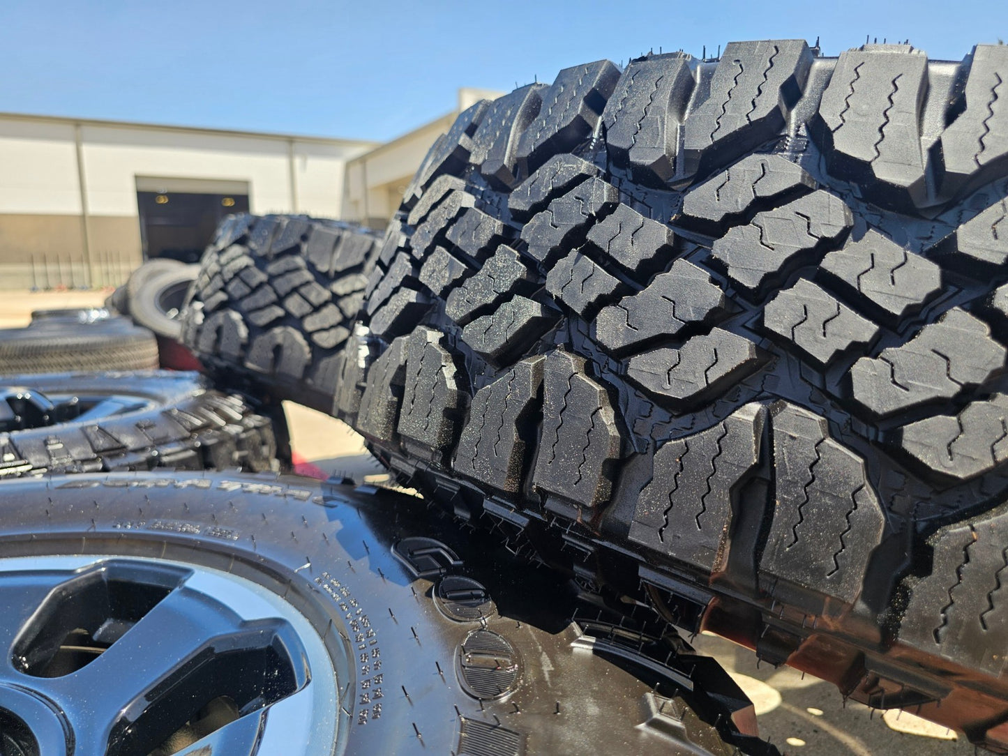18" Ford F-250 F-350 OEM TREMOR rims wheels 10482 tires SET DURATRAC R/T 35" NEW