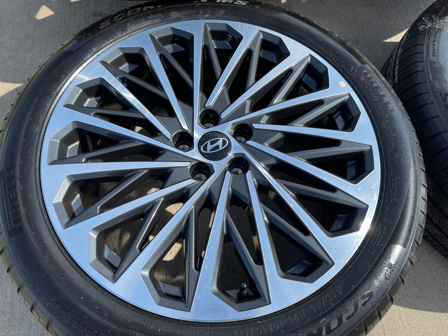 21" Hyundai Palisade Calligraphy OEM 94345 wheels rims SET 2026 2027 PIRELLI NEW