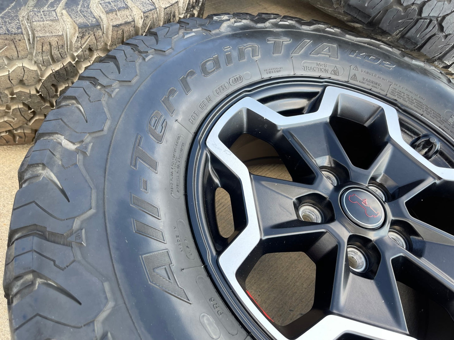 17" Jeep Wrangler RUBICON OEM wheels rims tires 9237 SET black BFG 33"