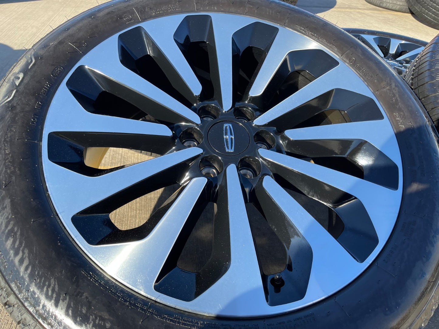 22" Lincoln Navigator L OEM 95385 10498 rims wheels 2022 2023 2024 2025 2026