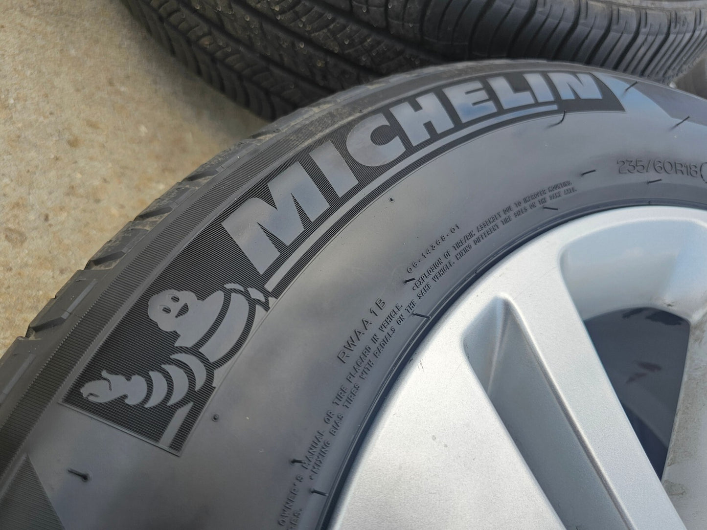 18" Land Rover Discovery Sport OEM wheels rims Velar Evoque MICHELIN