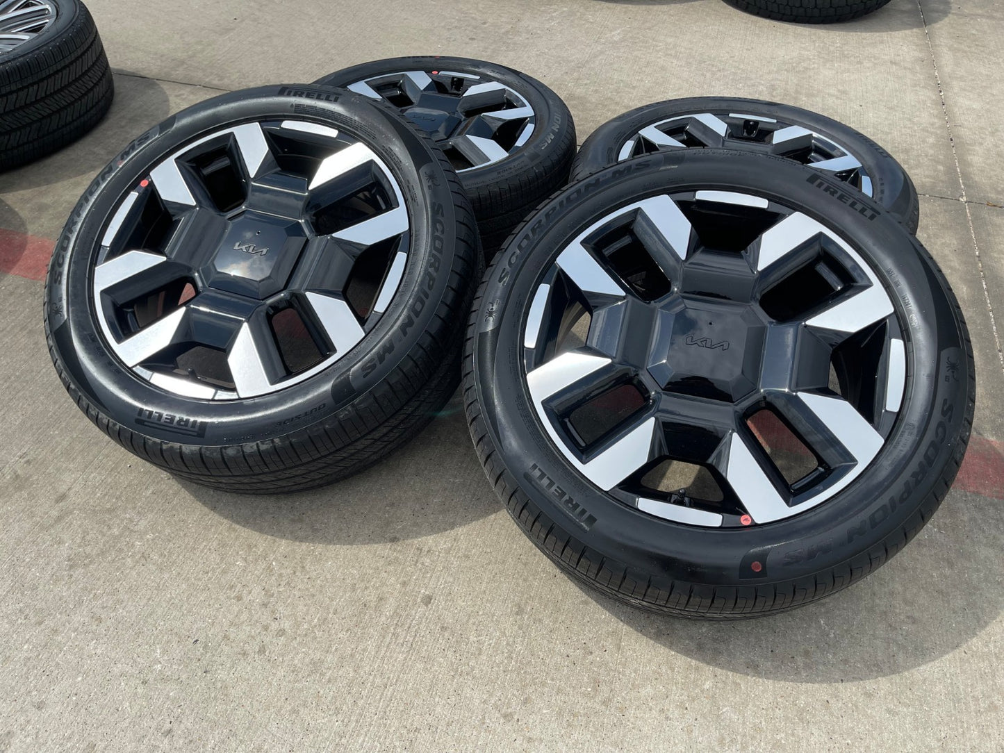 20" Kia Telluride X-PRO OEM wheels rims Sorento Sedona PIRELLI 2026 2027 NEW