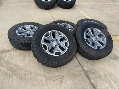 17" Jeep Wrangler Rubicon OEM 9118 wheels rims Gladiator BFG KM M/T SET