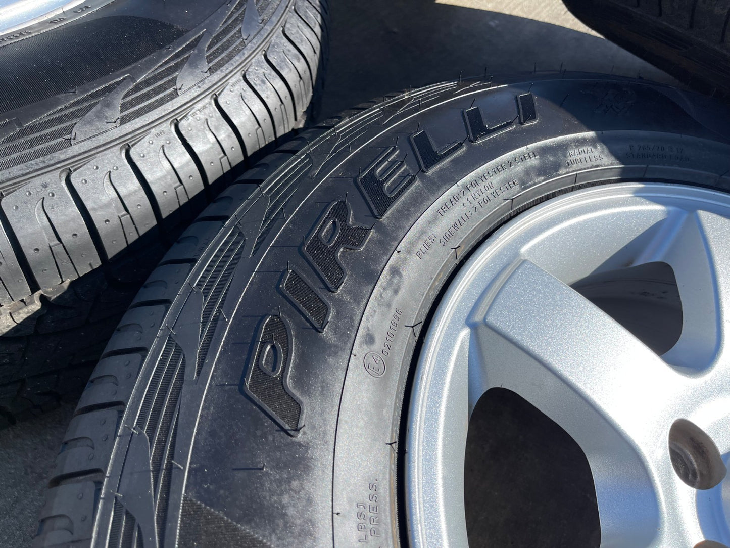 17" Ford F-150 Expedition OEM rims wheels 3661 tires NEW PIRELLI A/T