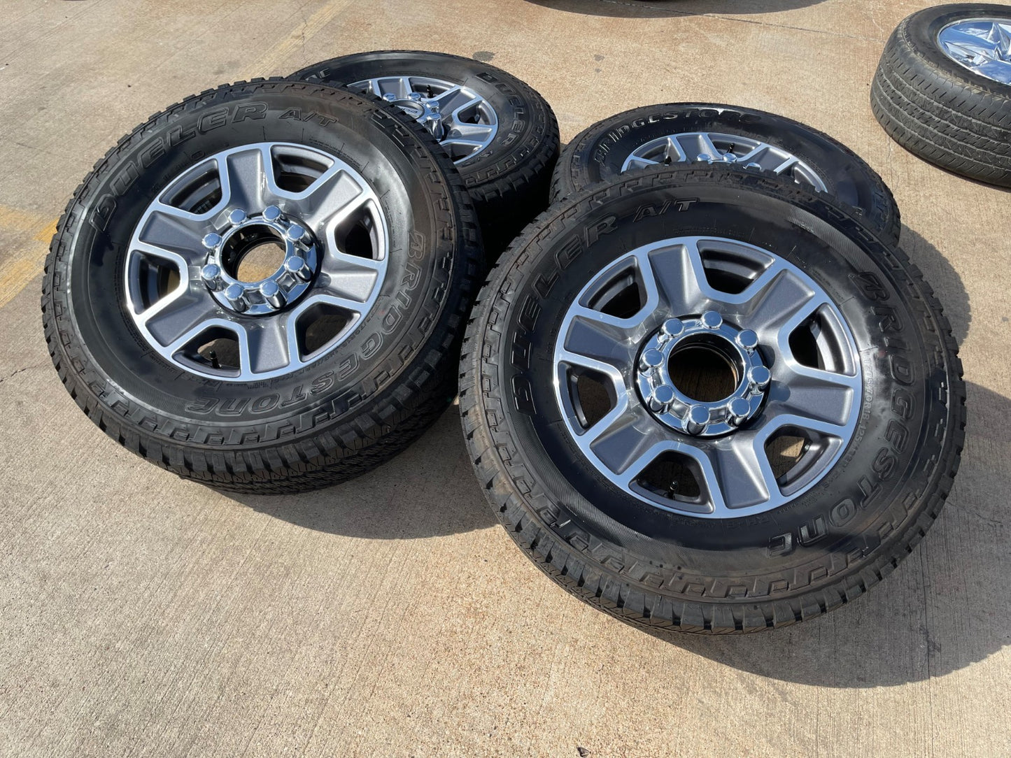 18" Ford F-250 F-350 Lariat FX-4 OEM wheels 10480 10298 tires BRIDGESTONE A/T