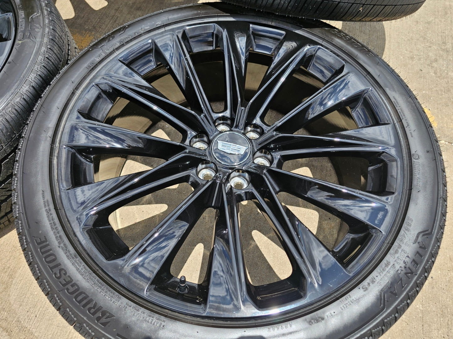 24" Cadillac Escalade V OEM ONYX wheels rims 2023 2024 2025 2026 2027 NEW