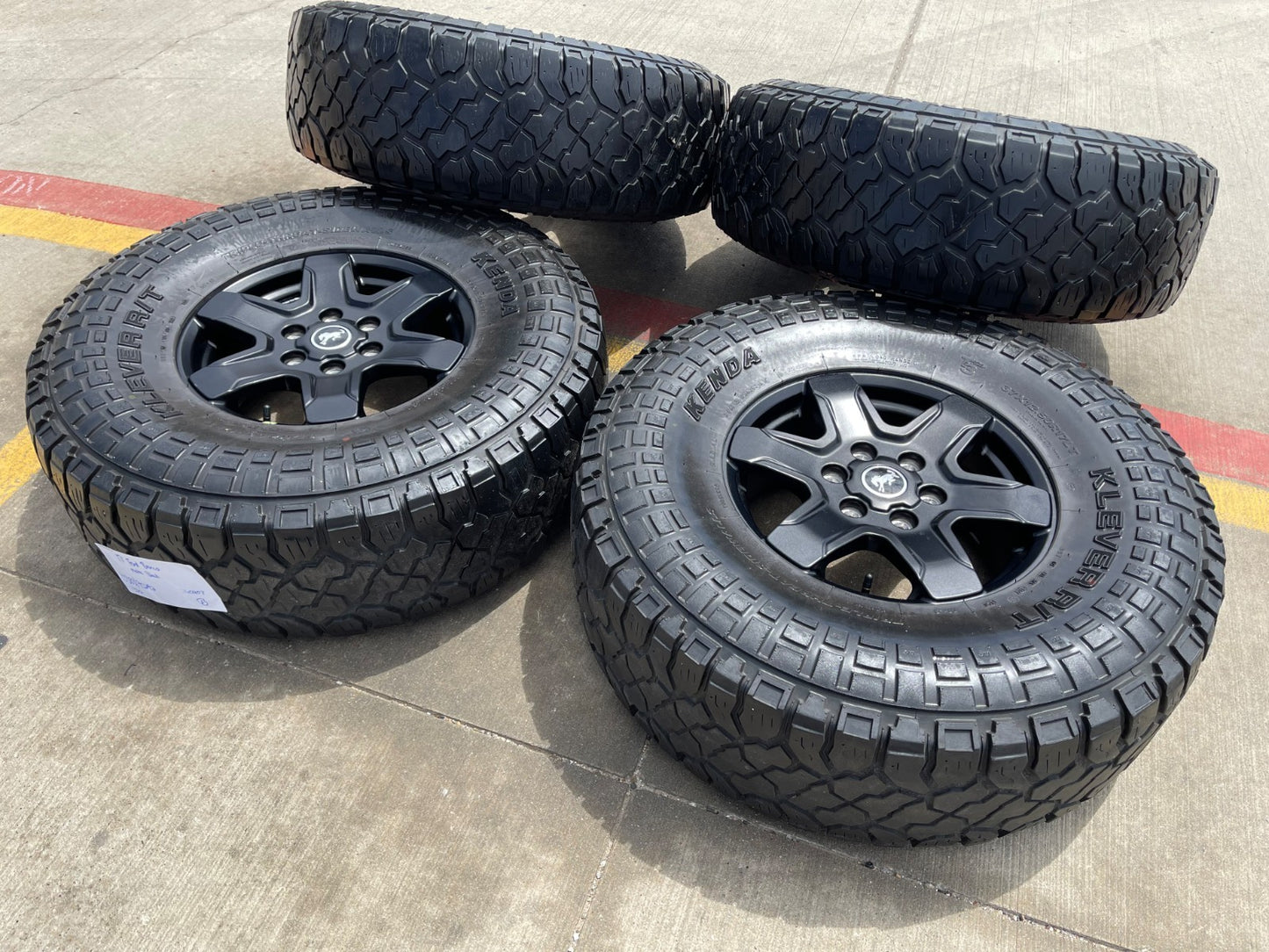 17" Ford Bronco wheels rims 95292 10383 SASQUATCH Ranger tires KENDA 37"