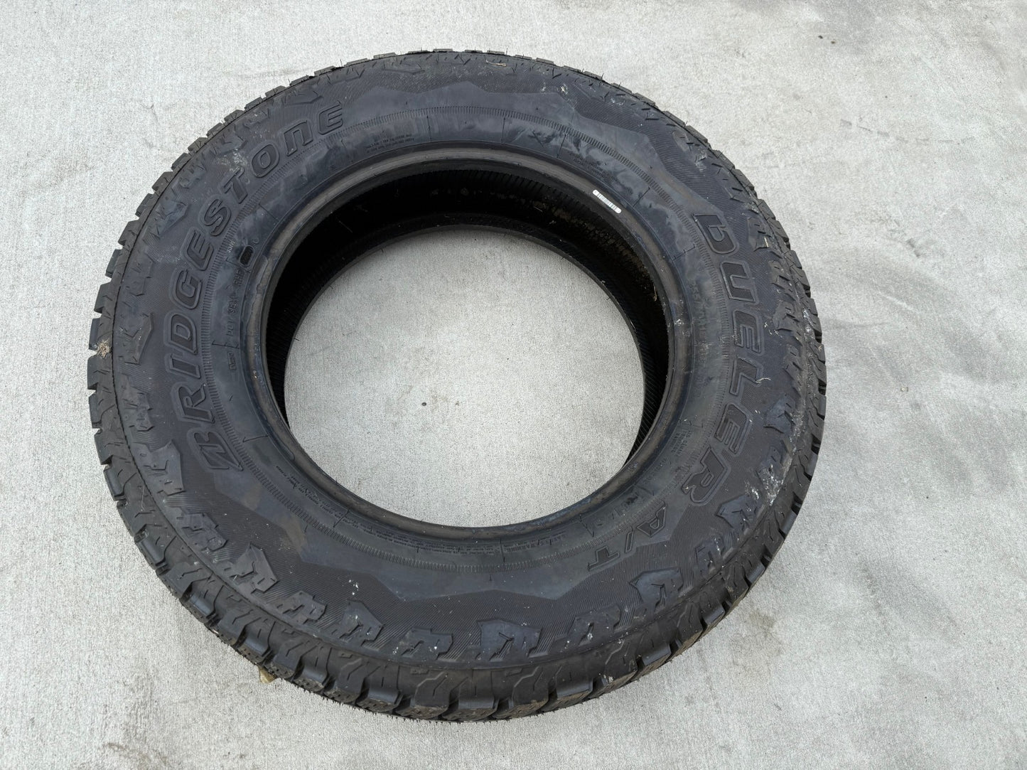 (1) 255/70/18 Bridgestone Dueler A/T tire Tundra Sequoia 113T M+S 255/70R18 NEW