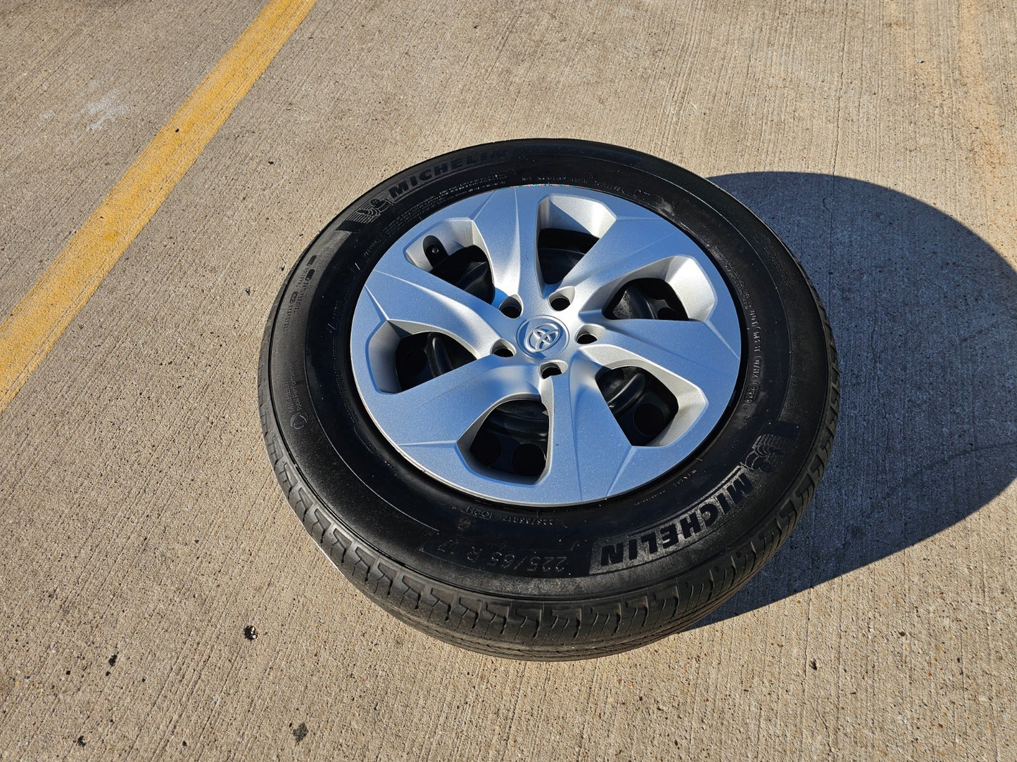 17" Toyota RAV4 OEM wheel rim 75241 Sienna CH-R tire 2020 2021 2022 2023 2024