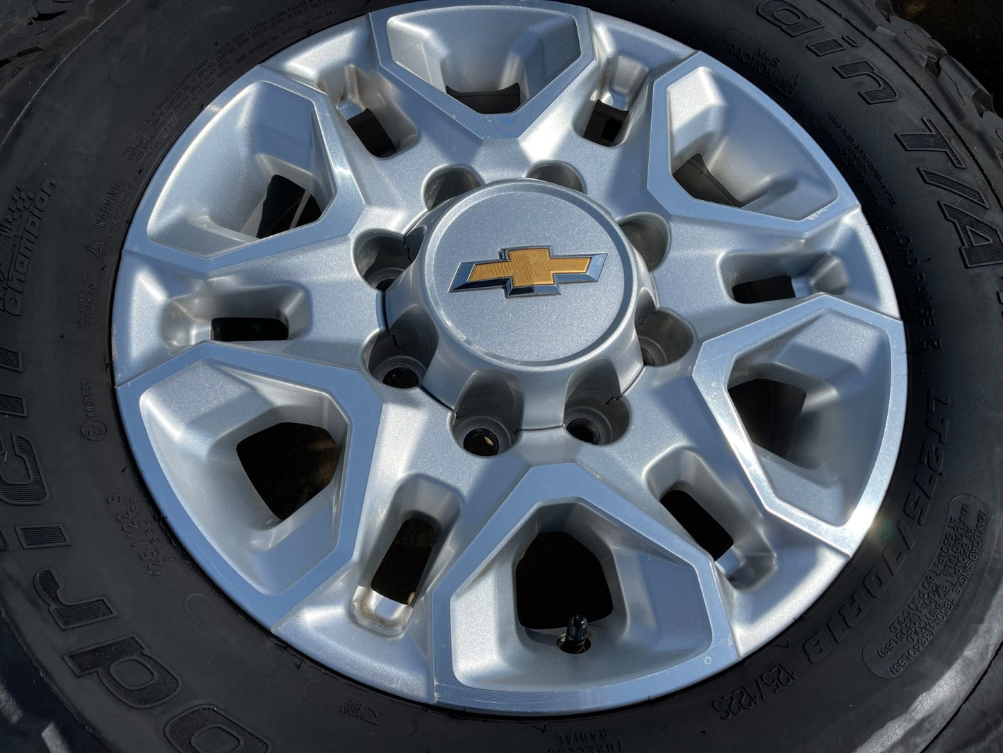 18" Chevy Silverado 2500 3500 OEM 5959 wheels rims tires SET BFG KO3 A/T