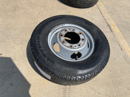 (1) 17" Chevy Silverado GMC Sierra 3500 Dually rim wheel OEM 8094 SINGLE