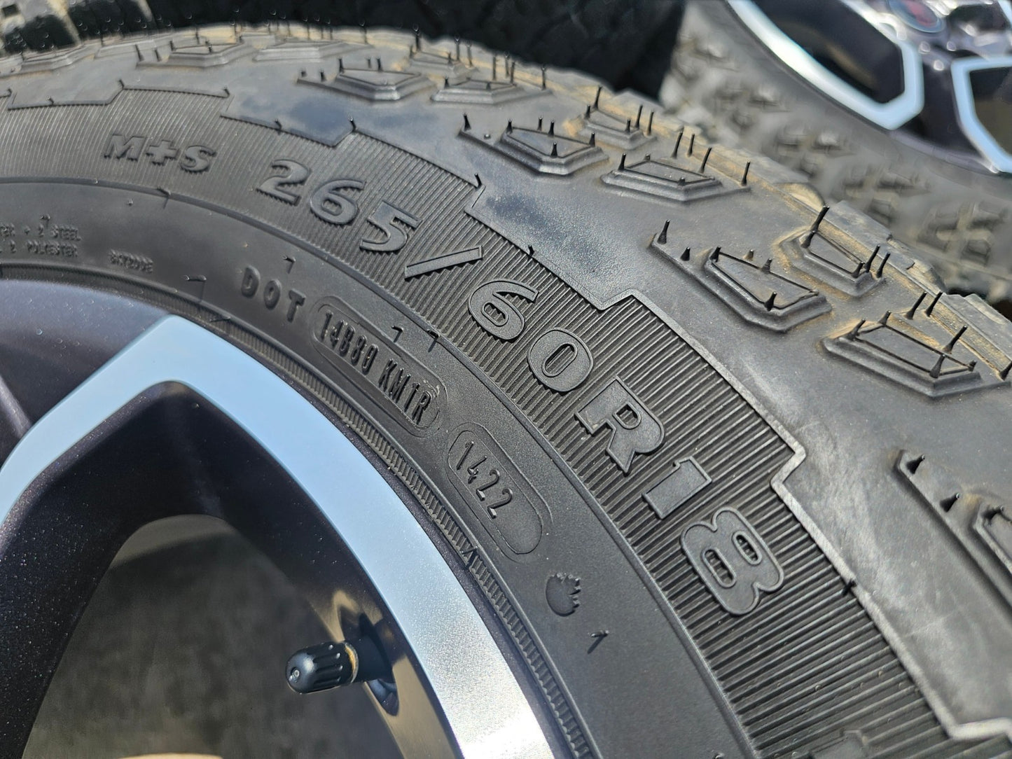 18" Jeep Grand Cherokee TRAILHAWK L OEM wheels rims 9309 Durango tires