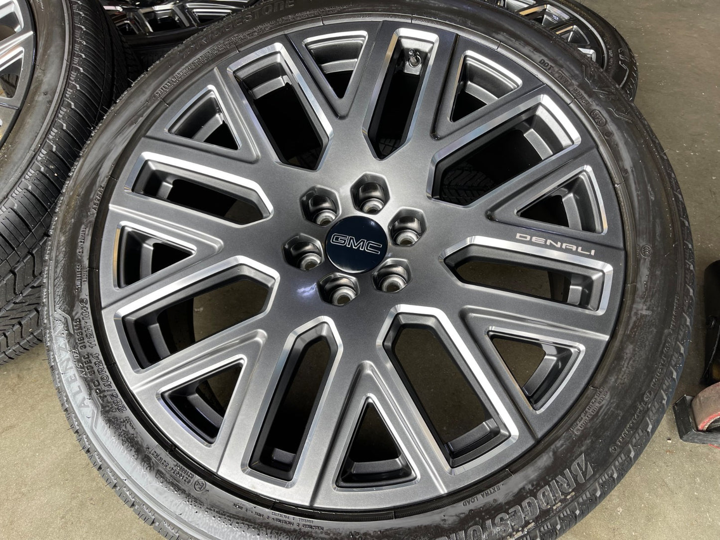 24" GMC Yukon Sierra DENALI OEM wheels rims BRIDGESTONE 2024 2025 2026 2027 NEW