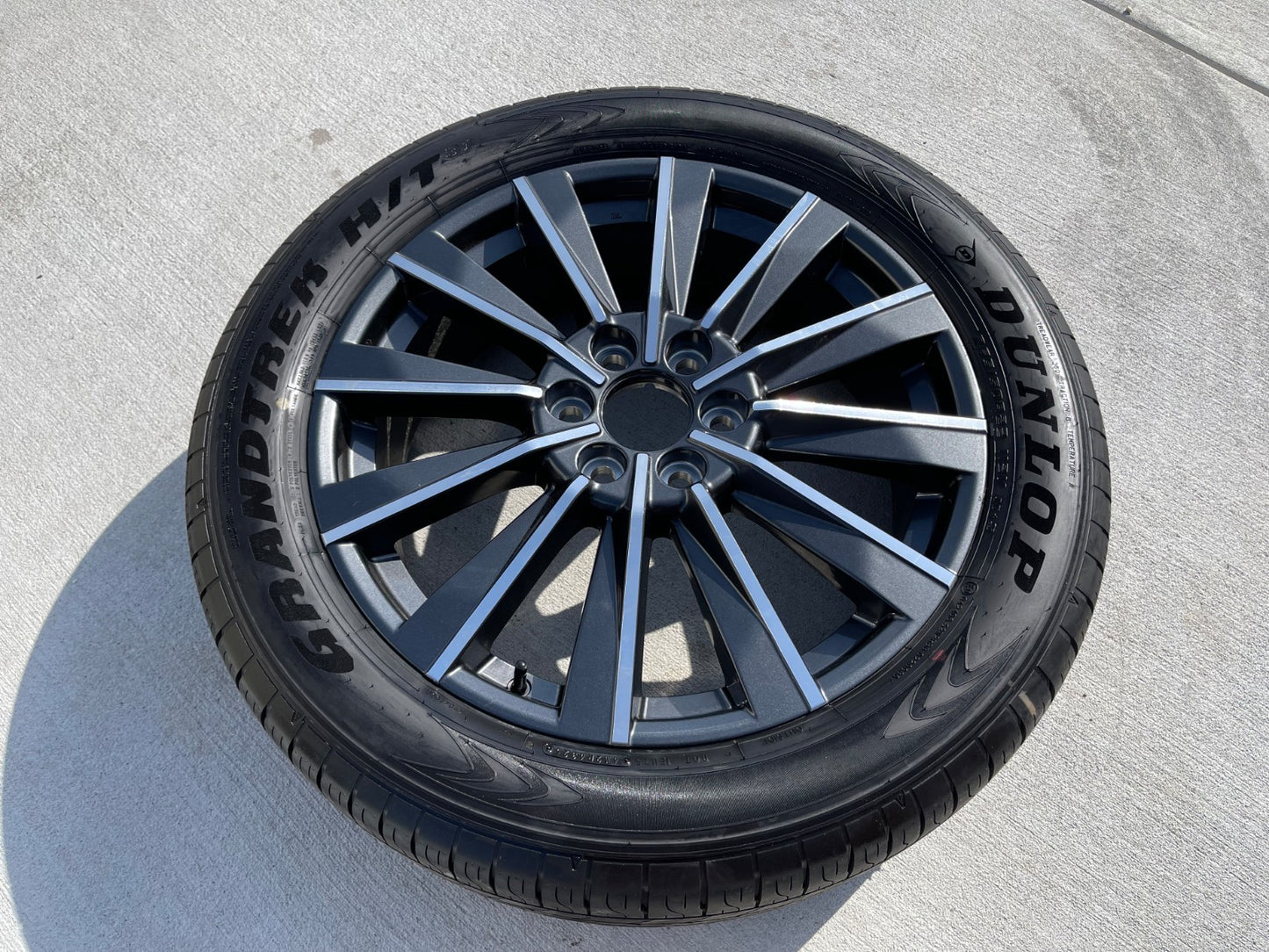 22" Lexus GX550 OEM wheel rim Toyota Land Cruiser Tundra 78519 LX600 tire NEW