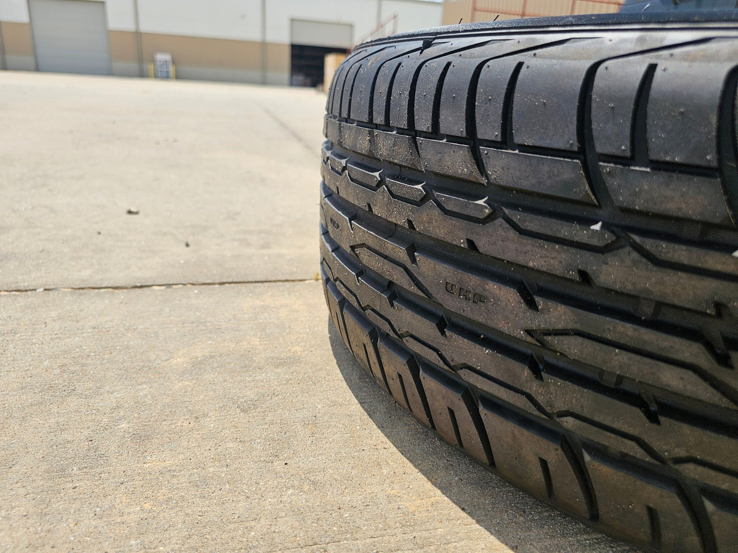 (1) 245/45/20 Advanta HPZ-01 tire SL 245/45R20 99W NEW