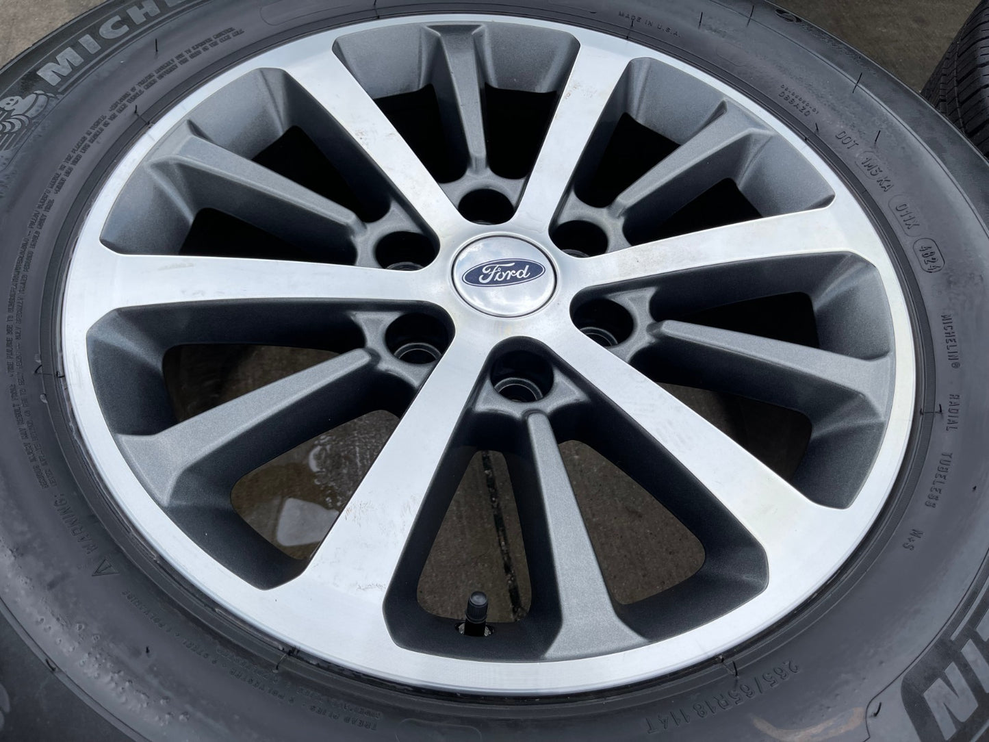 18" Ford F-150 Expedition 10142 OEM rims wheels tires MICHELIN NEW
