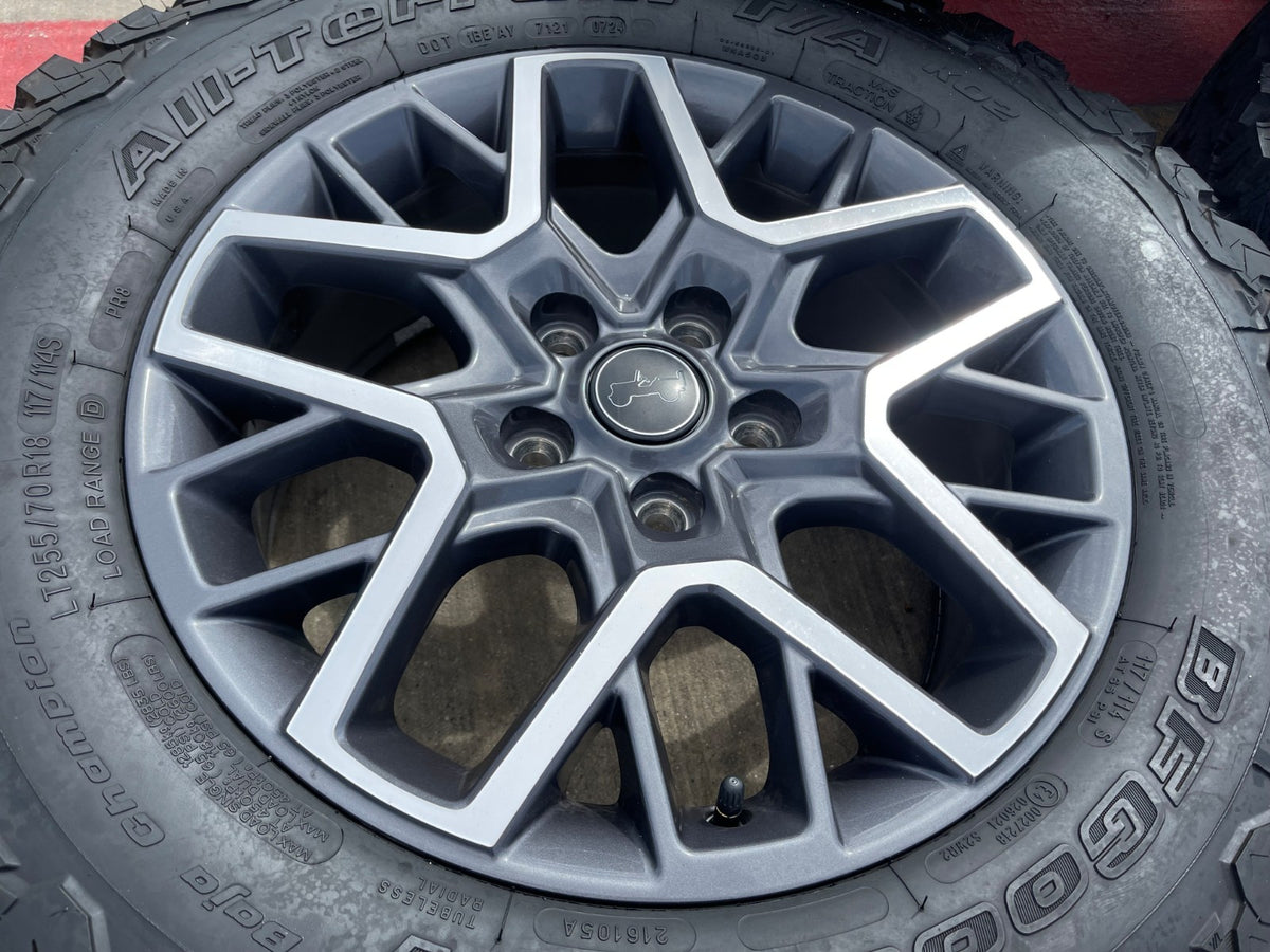 18" Jeep Wrangler Grand Cherokee Gladiator OEM 9331 wheels rims BFG KO2 A/T NEW