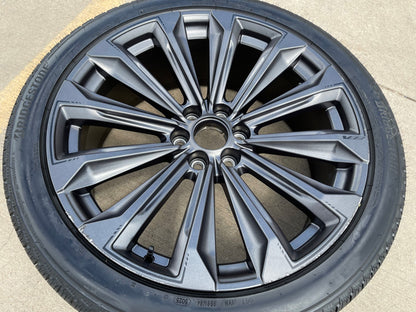 (1) 24" Cadillac Escalade V OEM 84949597 wheel rim tire 2025 2026 2027