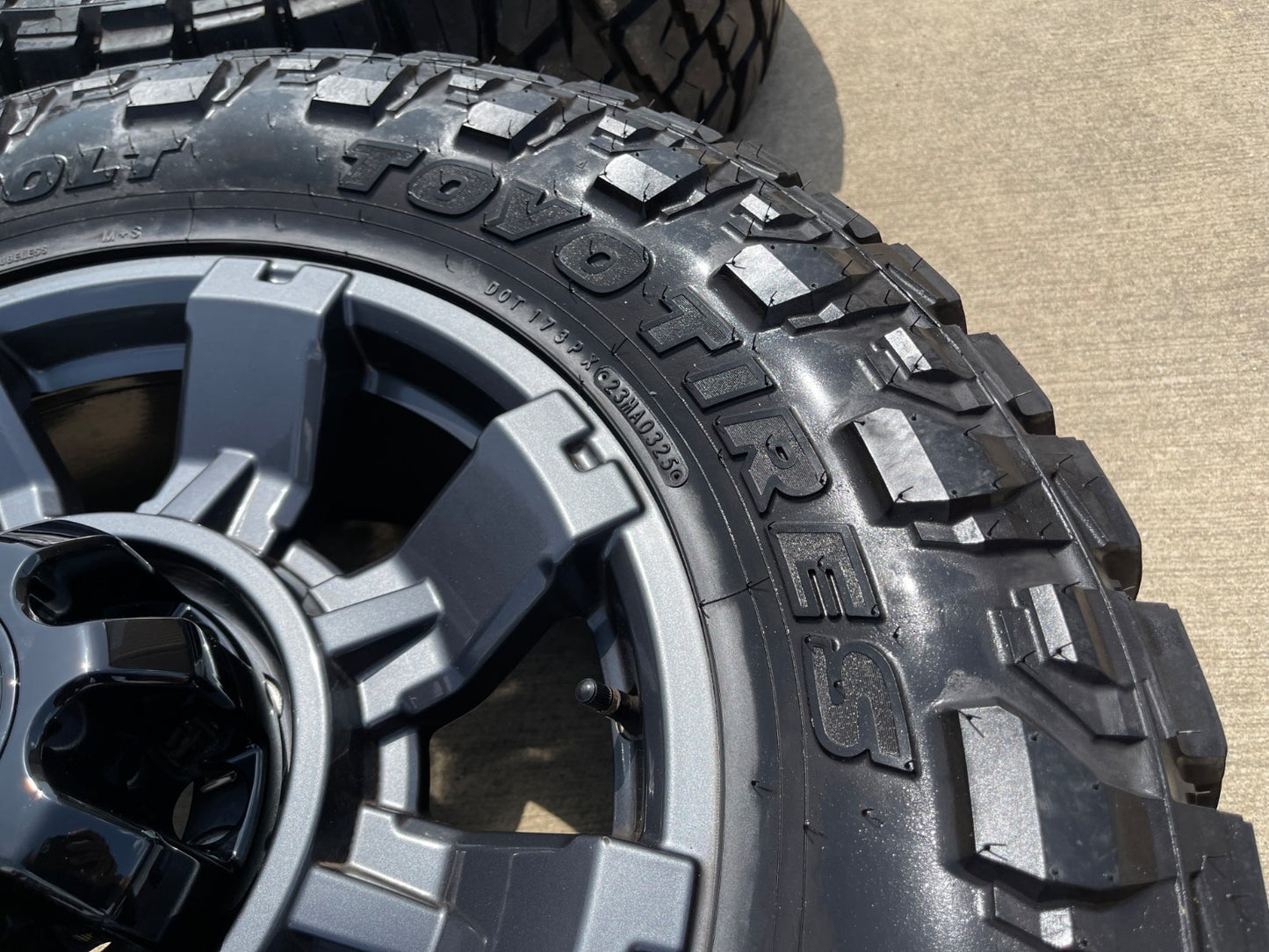 20" Ford F-250 F-350 OEM 10296 10485 Lariat wheels rims SET 2025 2026 TOYO 35"