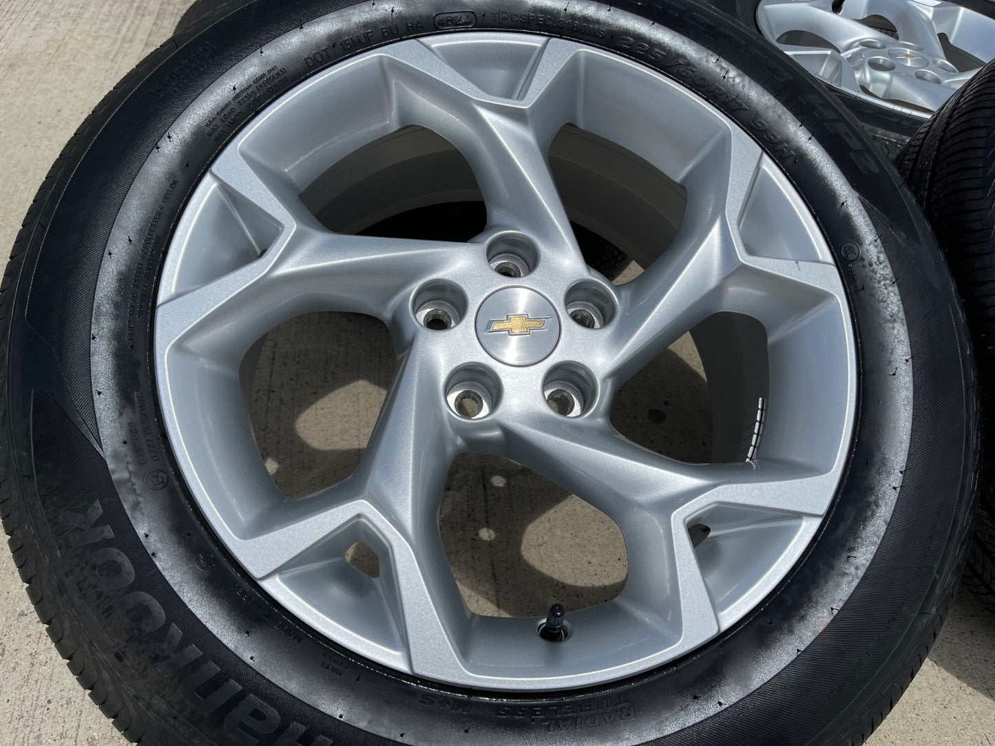17" Chevy TRAX OEM wheels rims 14141 Terrain Trailblazer Equinox  2024 2025 2026