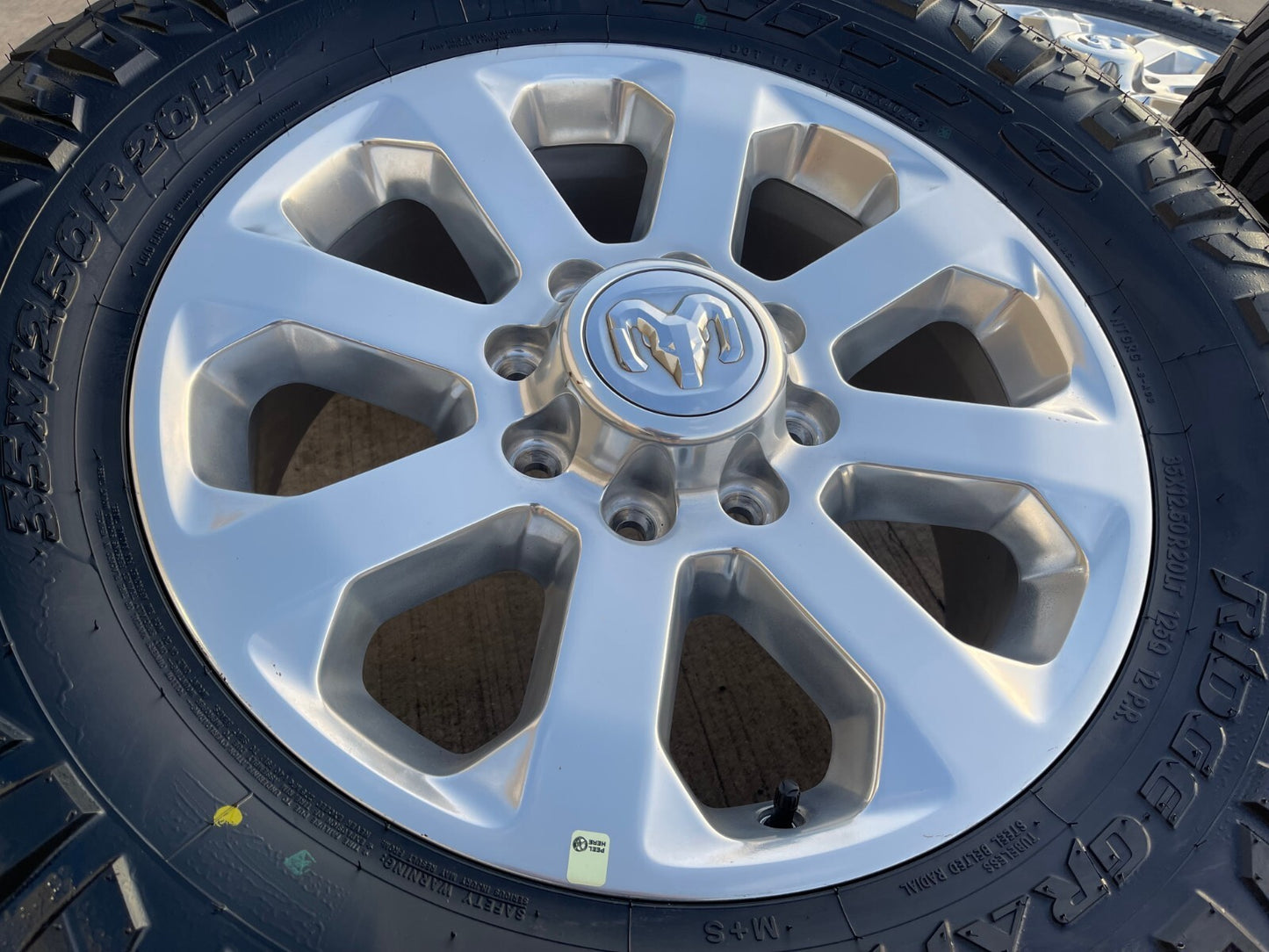 20" Dodge Ram 2500 3500 LARAMIE OEM 2700 wheels rims 2025 2026 NEW 35" NITTO