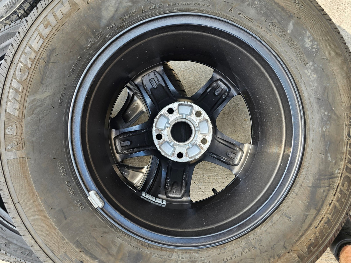 17" Jeep Wrangler Rubicon OEM wheel rim 9217 Gladiator spare 2021 2022 2023 2024