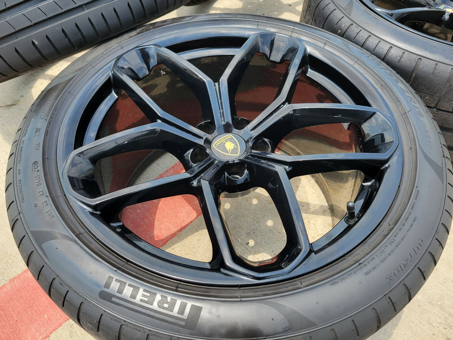 19" Lamborghini Huracan LP580 OEM wheels rims tires OE Kari