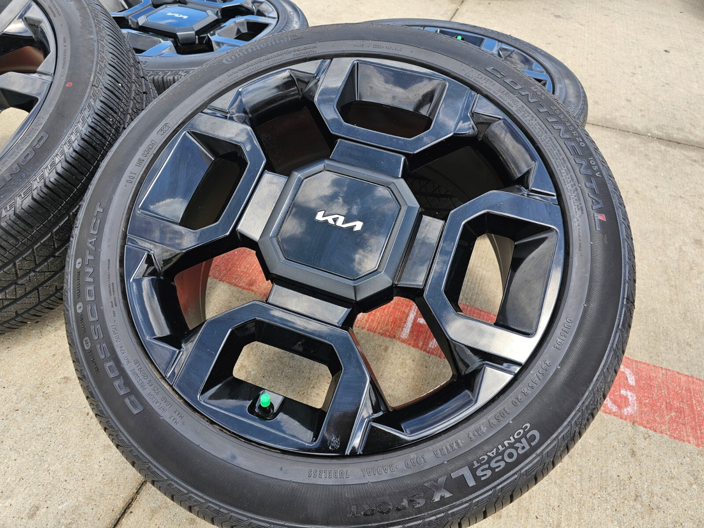 20" Kia Sorento X-PRO OEM wheels rims tires Telluride Sedona 2024 2025 2026 NEW