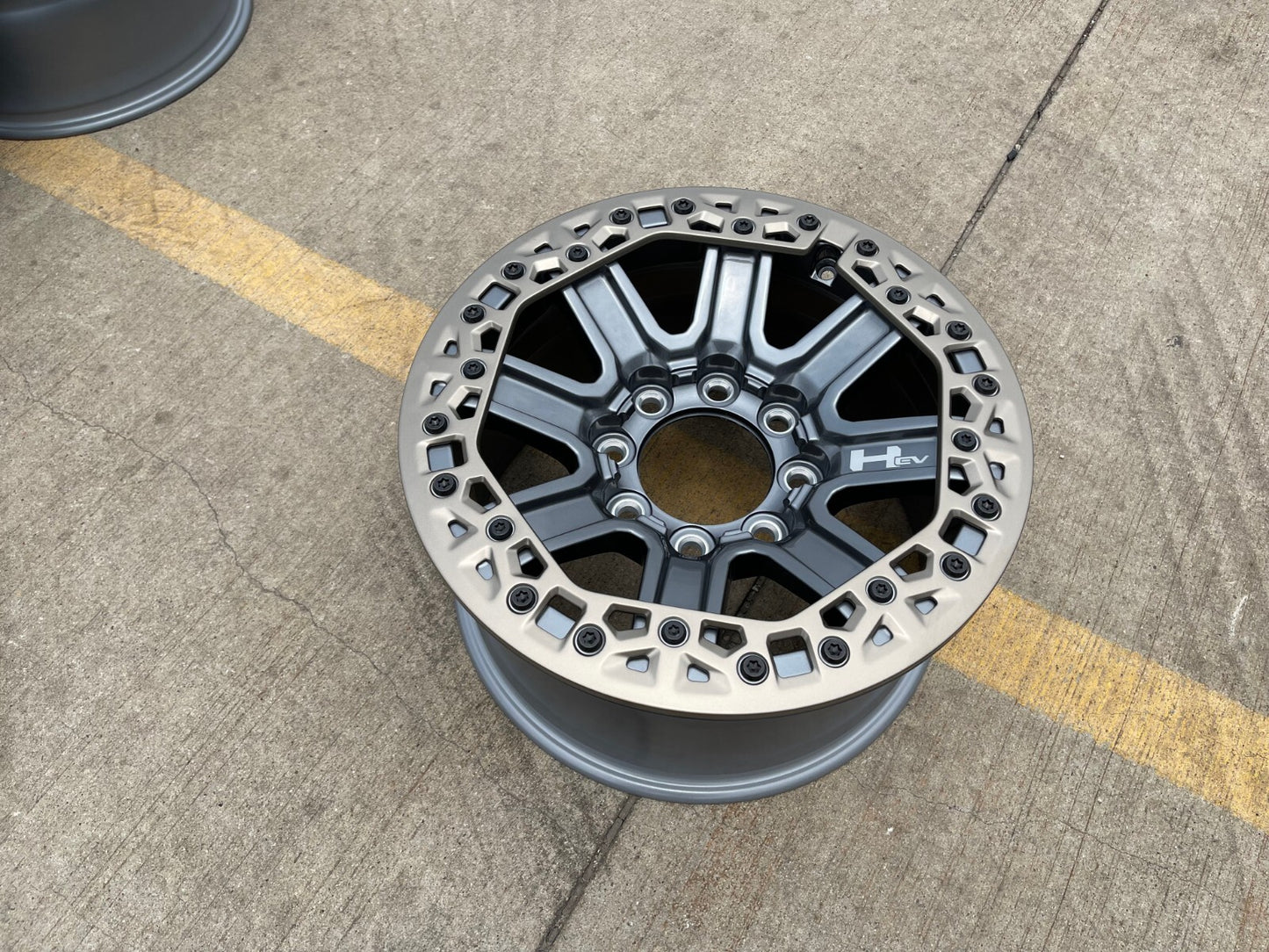 18" Hummer Grazen beadlock EV HEV 2500 OEM wheel rim 2023 2024 2025 2026 NEW