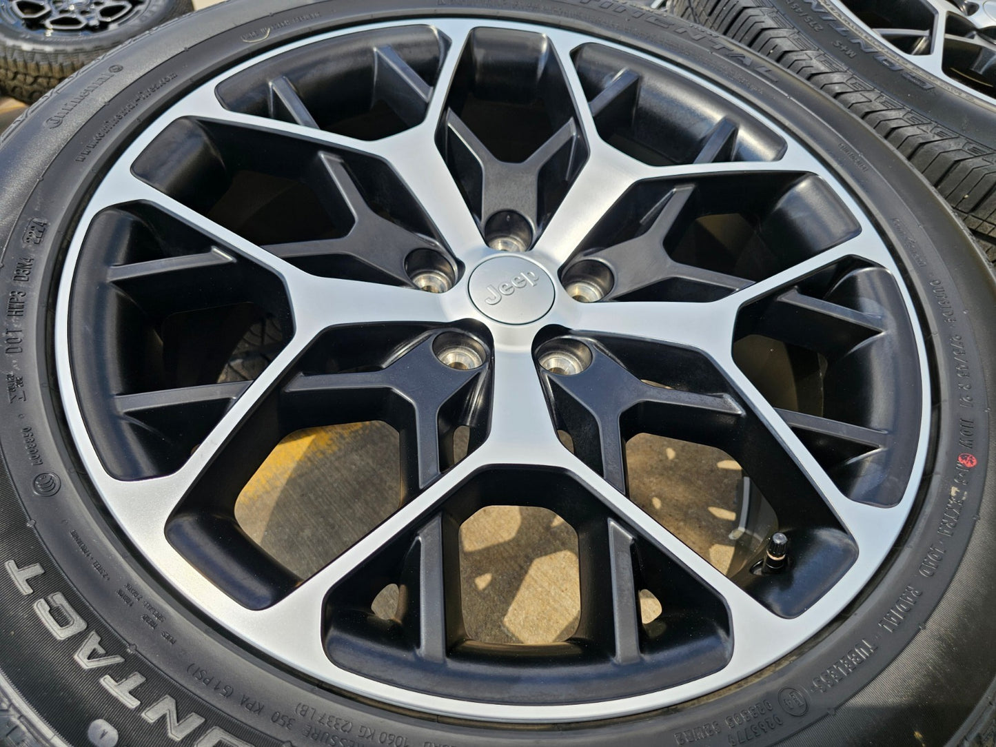 21" Jeep Grand Cherokee L OEM wheels rims 9291 Durango tires CONTINENTAL