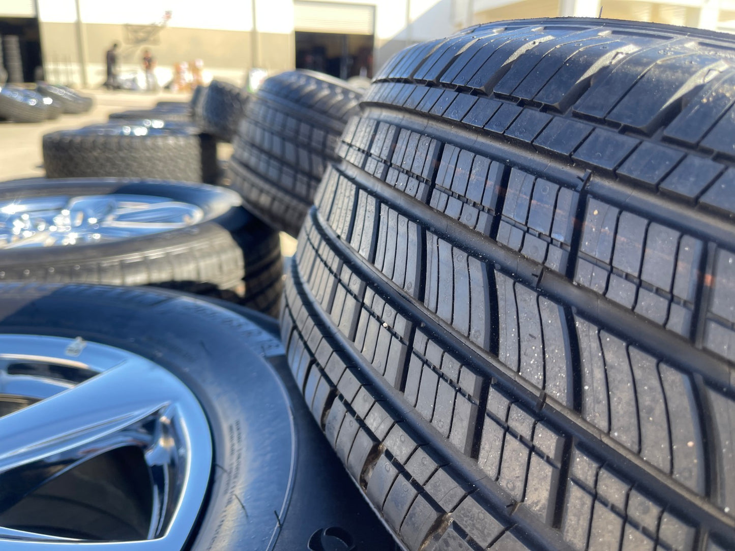 18" Ford F-150 Lariat OEM rims wheel 10168 tires Expedition MICHELIN NEW