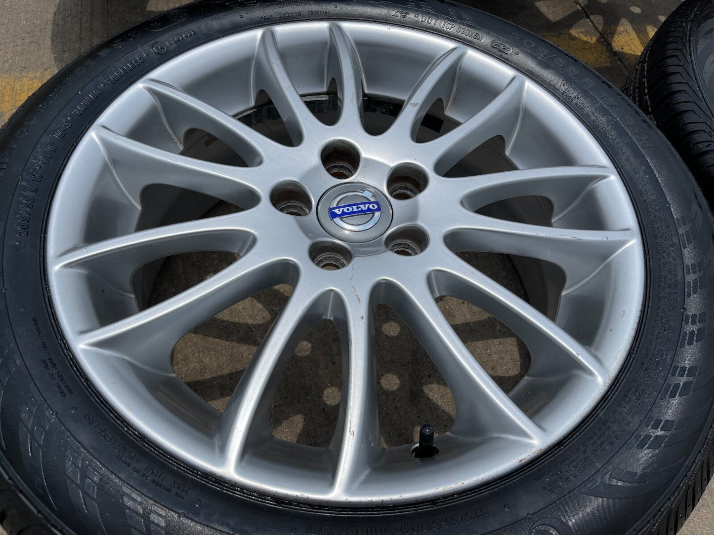 17" Volvo C30 C70 S40 V50 Ultimate OEM rims wheels 70317 70304