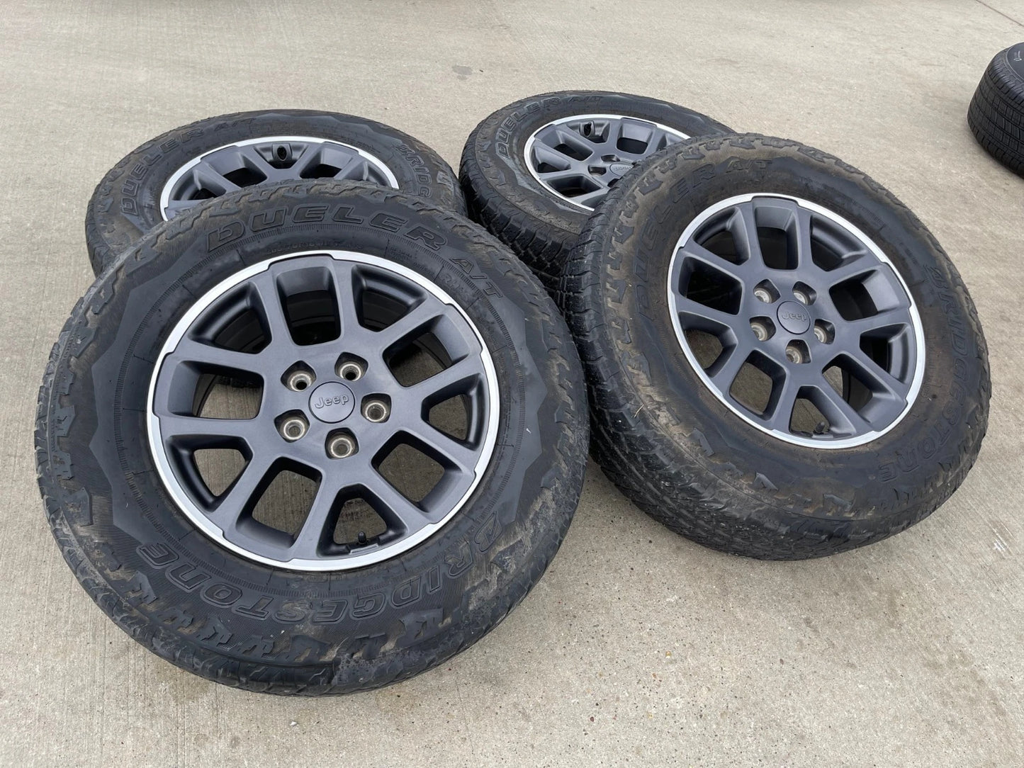 18" Jeep Gladiator Overland OEM wheels rims Wrangler 9241 tires