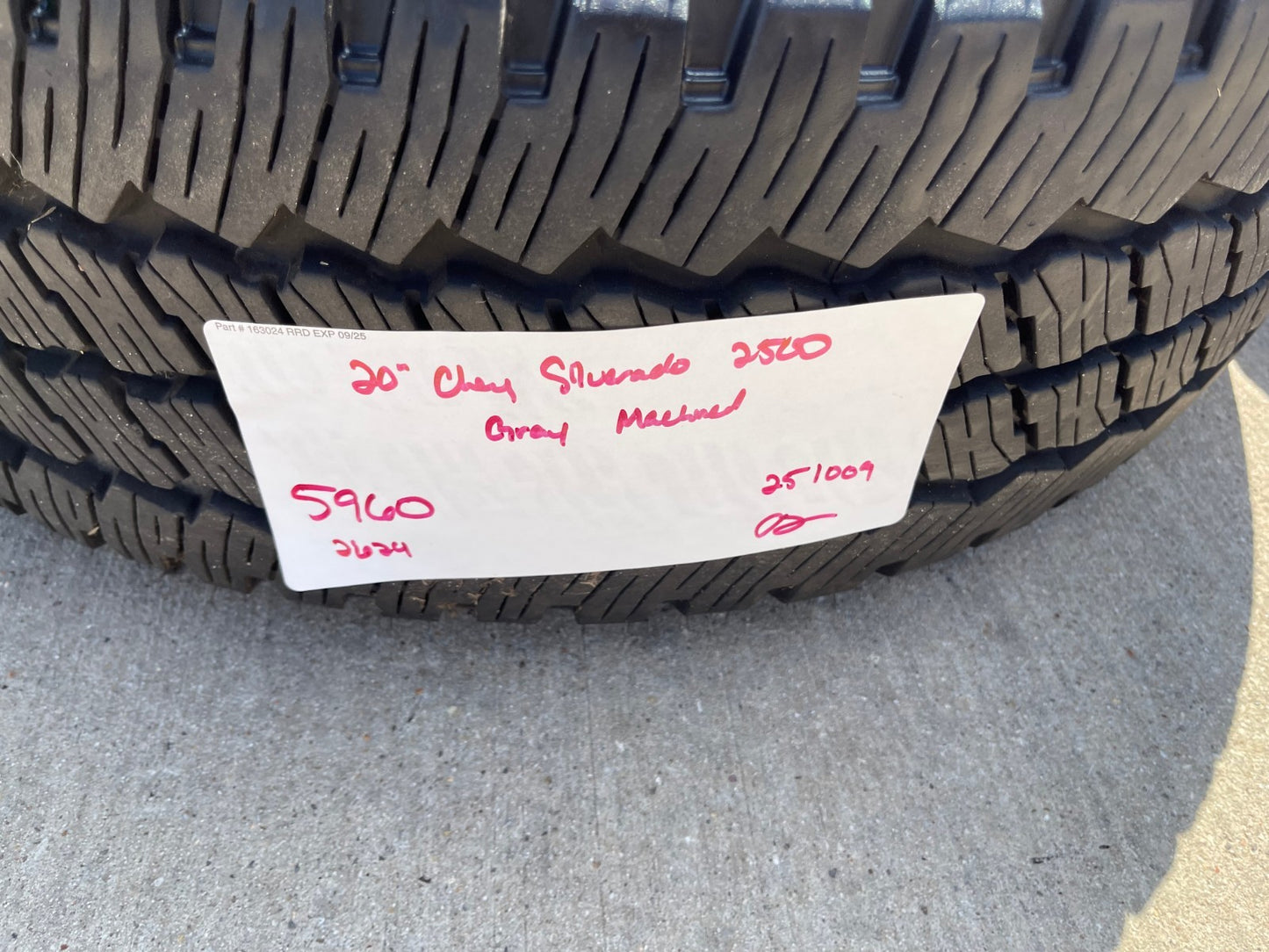 20" GMC Sierra Chevy Silverado 2500 3500 OEM 5960 5947 wheels rims BRIDGESTONE
