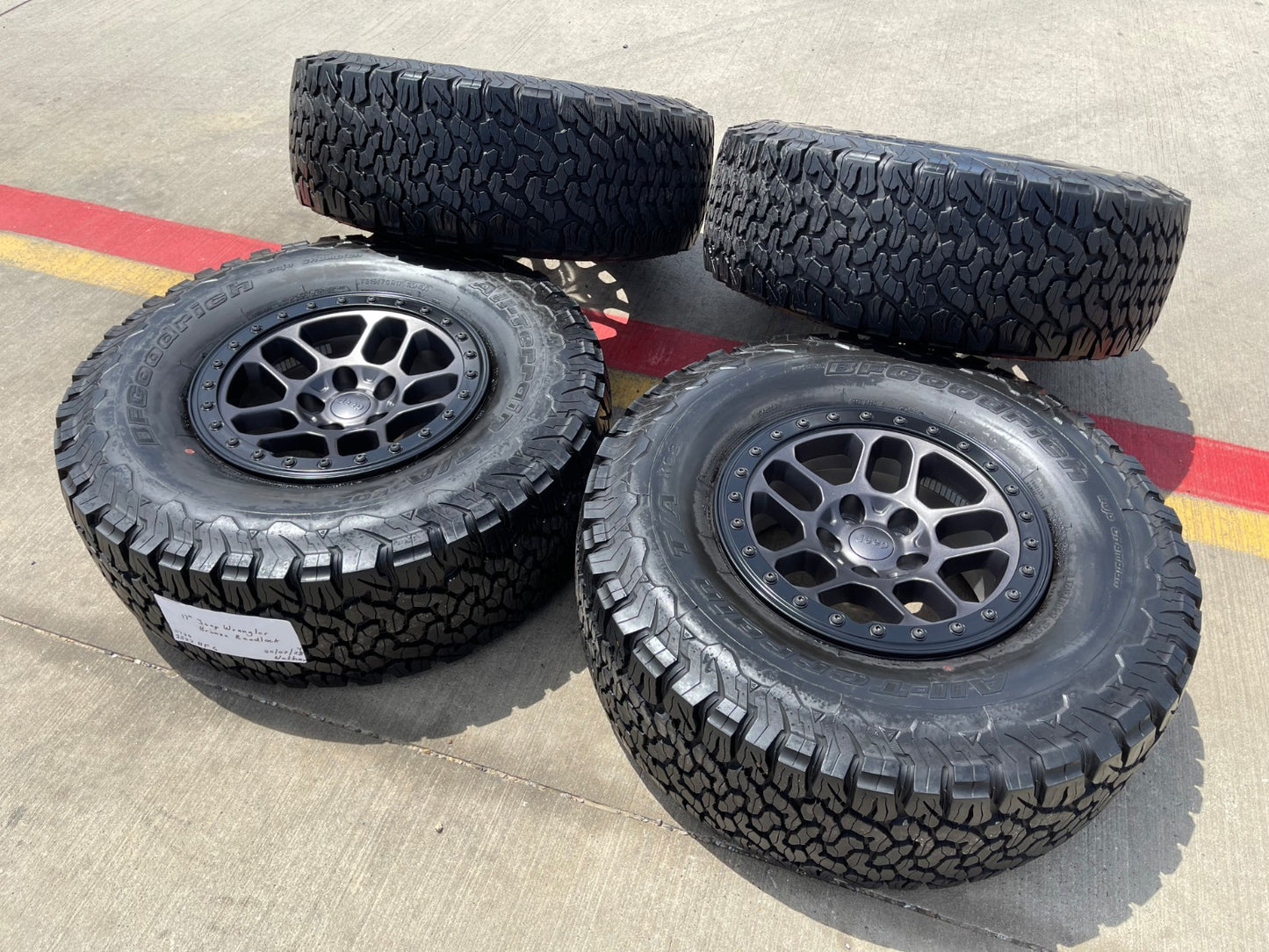 17" Jeep Wrangler 392 Gladiator Rubicon OEM BEADLOCK wheels rims BFG 35"