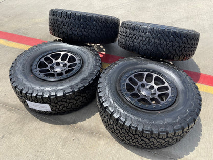 17" Jeep Wrangler 392 Gladiator Rubicon OEM BEADLOCK wheels rims BFG 35"