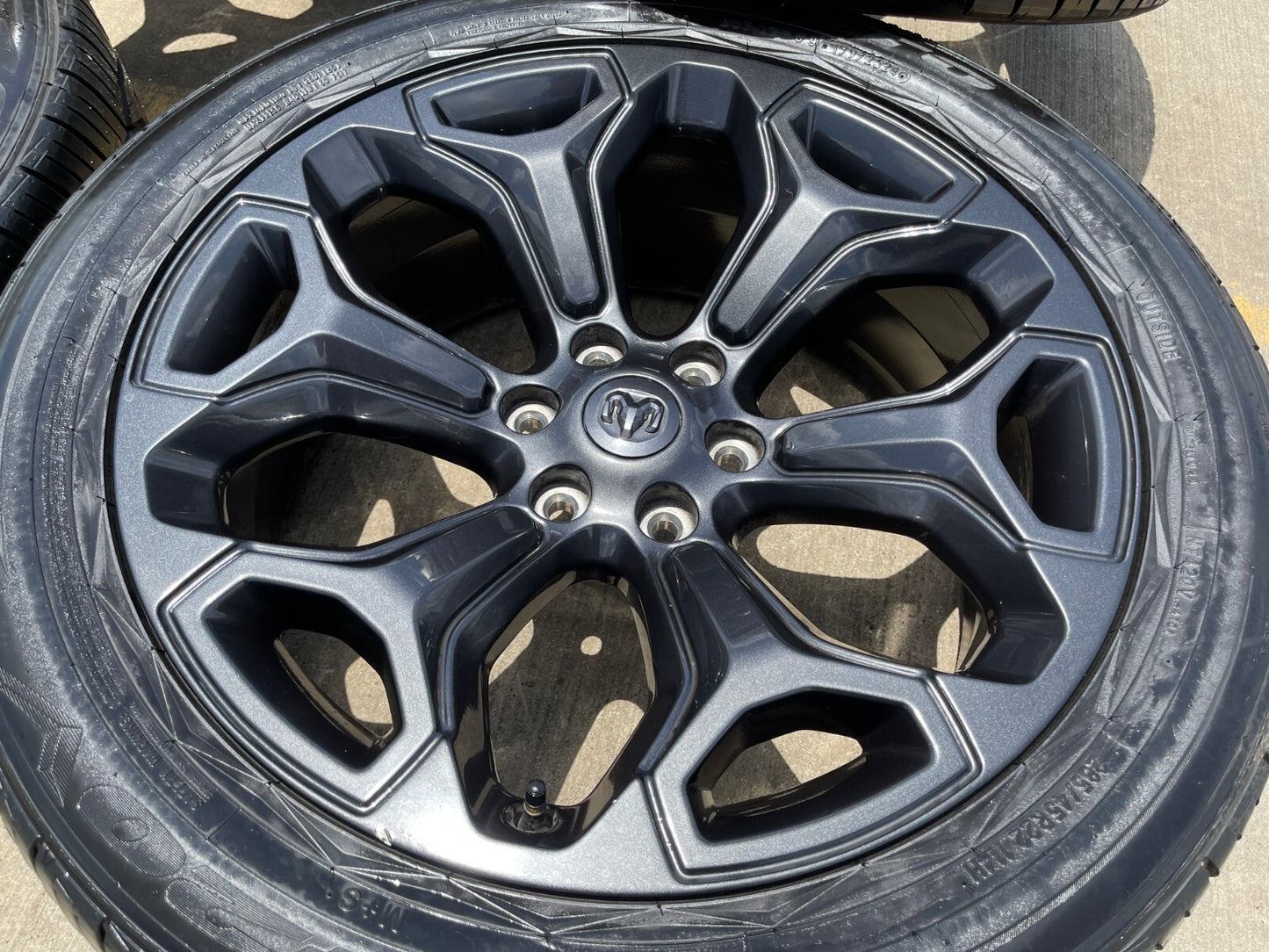 22" Dodge Ram 1500 OEM Laramie wheels LIMITED Gray 2685 2727 tires