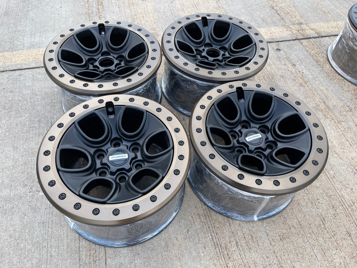17" Ford F-150 Raptor OEM BEADLOCK rims wheels 10459 95210 BRONZE 2025 2026 NEW