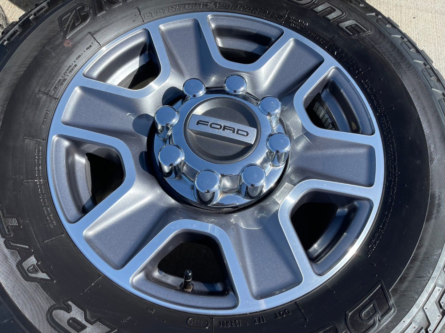 18" Ford F-250 F-350 Lariat FX-4 OEM wheels 10480 10298 tires BRIDGESTONE SET