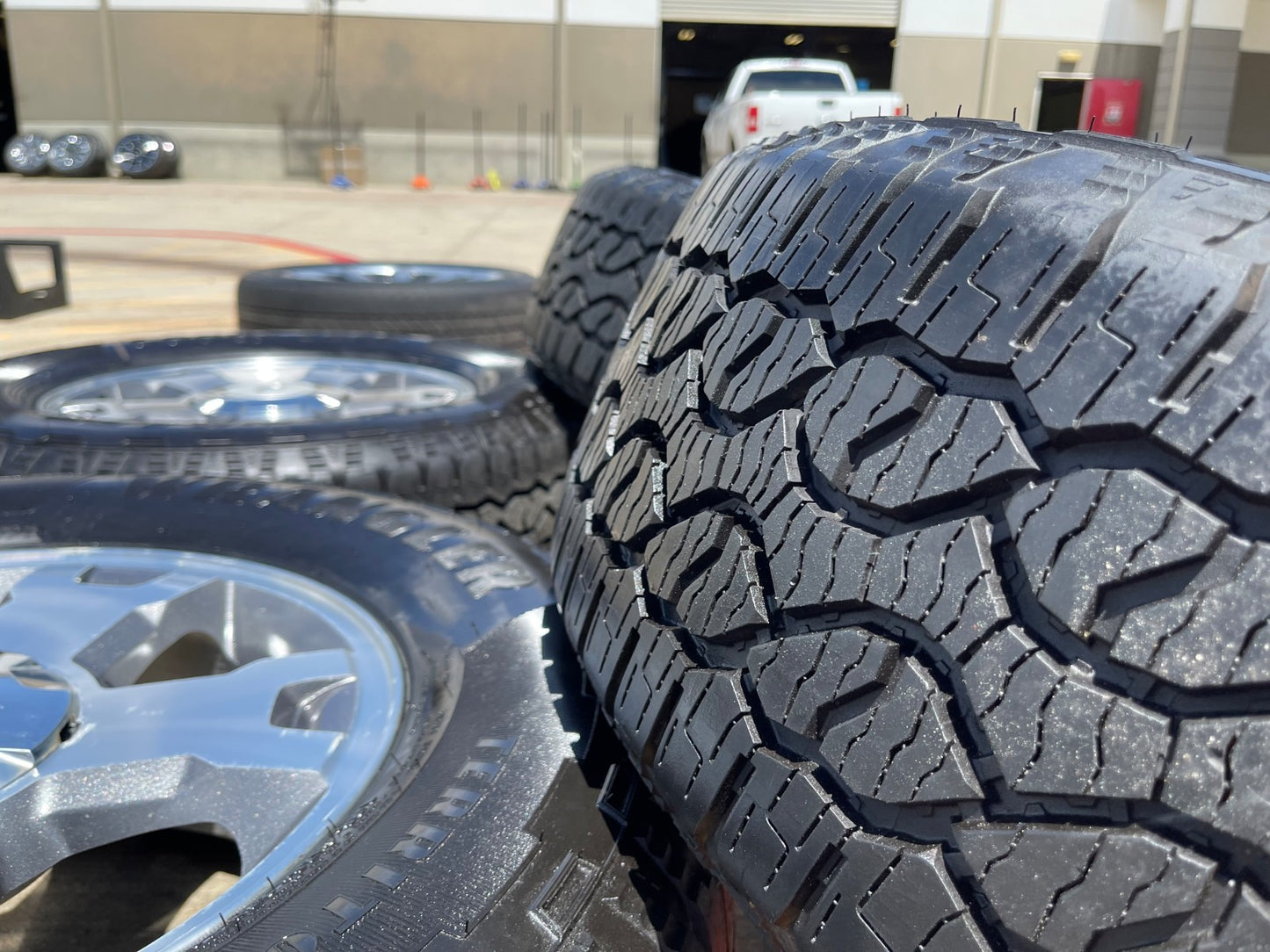 18" Ford F-150 Expedition 3779 OEM rims wheels tires SET GOODYEAR NEW