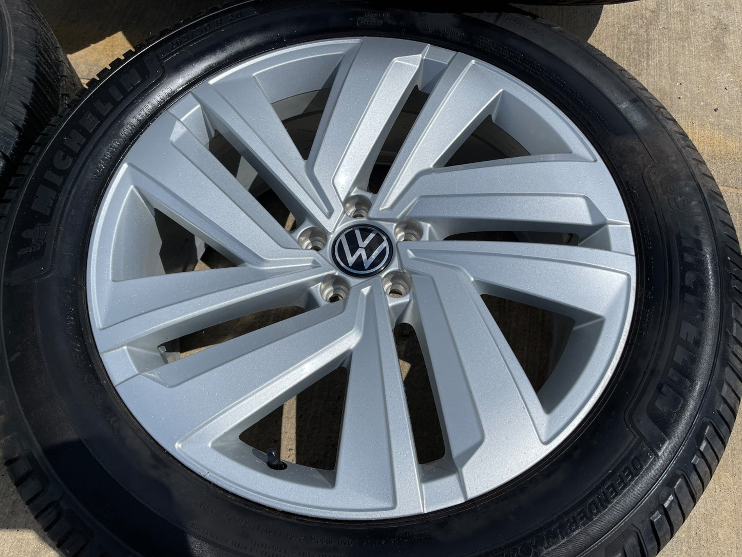 20" VW Atlas OEM wheels rims 70076 Audi Q7 Q8 SET tires MICHELIN