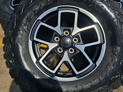 17" Jeep Wrangler Rubicon OEM 95730 9327 wheels rims Gladiator BFG KO2 A/T 33"