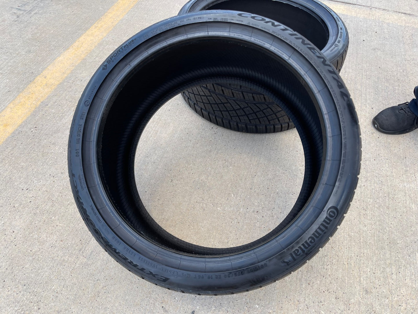(1) 275/30/19 Continental Extreme Contact DWS06 96Y XL M+S 275/30R19 tire
